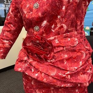 Elegant Red women’s suit